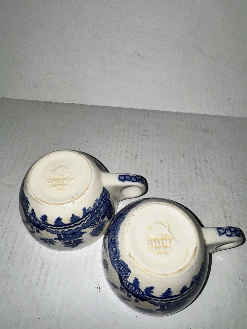 Vintage Blue Willow China Cups Pair Loop Handles Pagoda Blue White Tea Cups